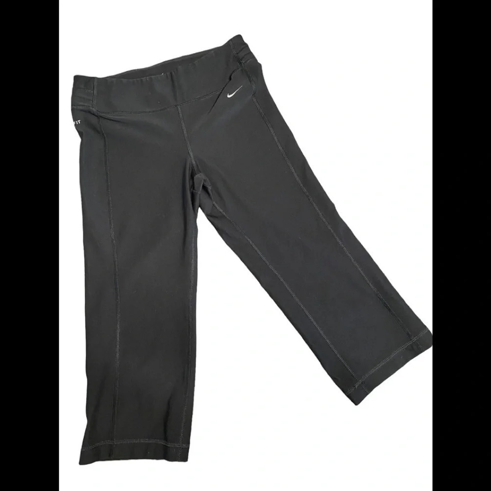 Nike Dri-Fit Black Cropped Yoga Pants